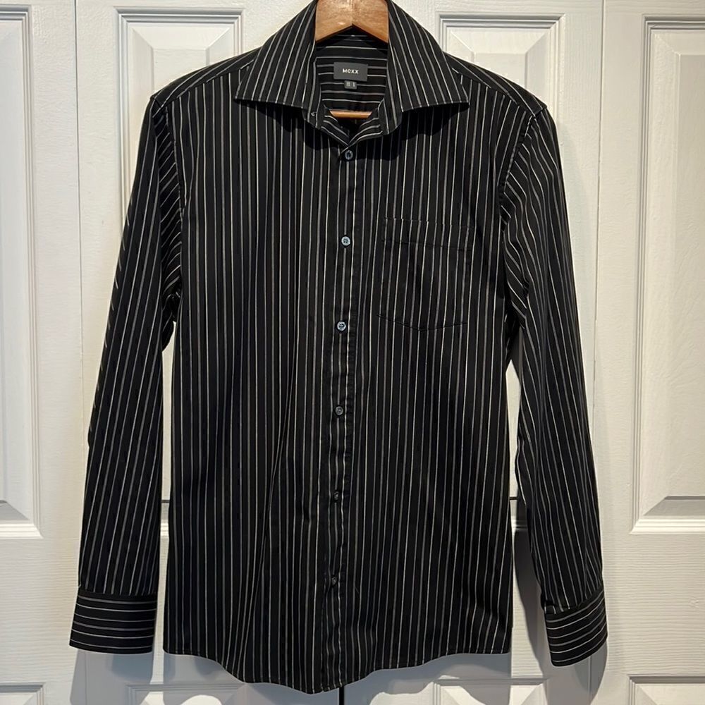 MEXX Men’s Black with White‎ Pinstripes Button Down Shirt Size S